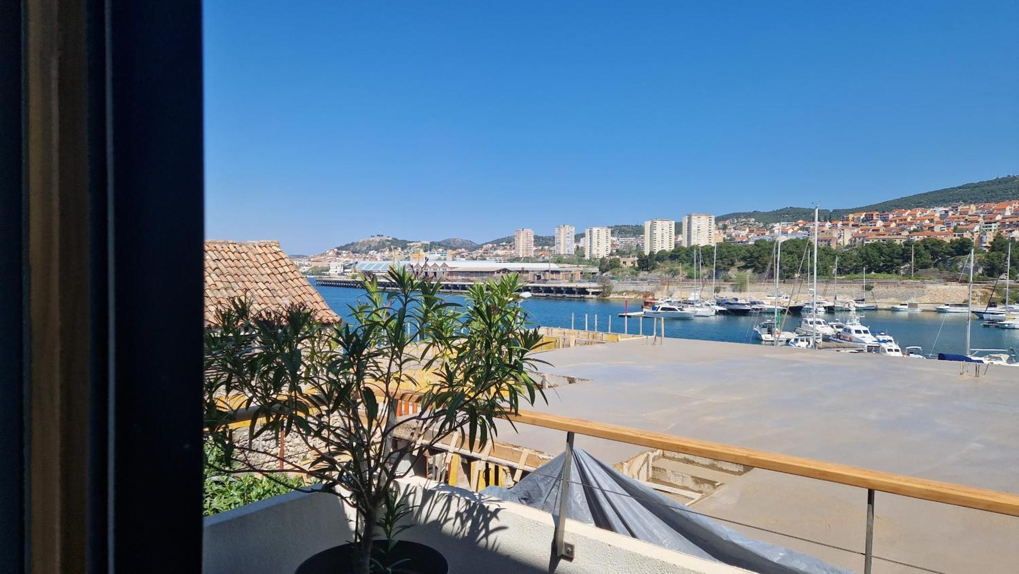 Basic Mansion + Hotell Šibenik Exteriör bild