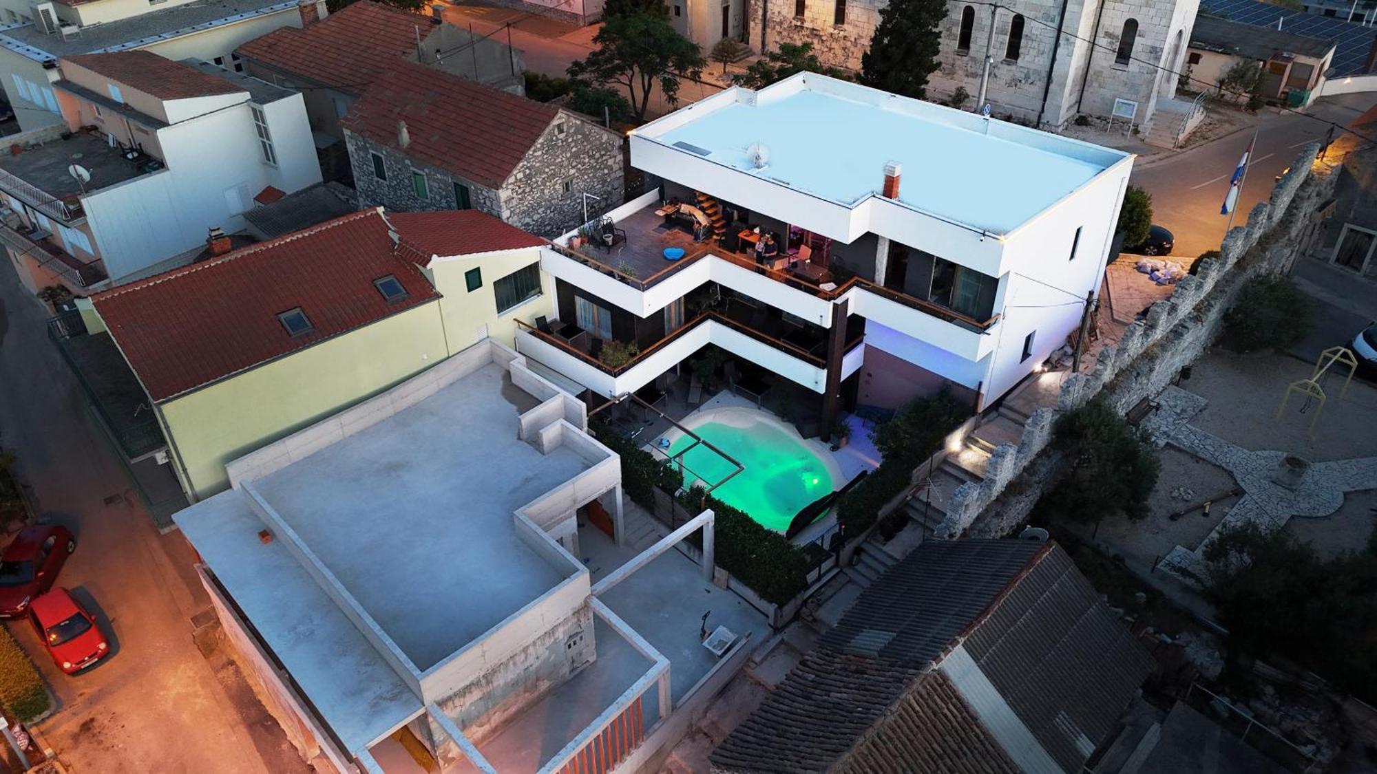 Basic Mansion + Hotell Šibenik Exteriör bild